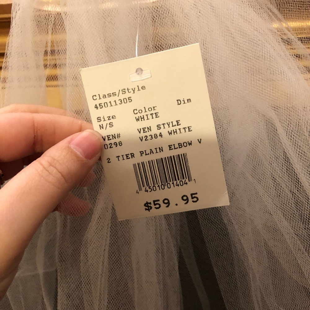 Brand new two tier veil